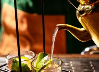 Guess who’s back? Back again! Monkey Bar is back in Bengaluru Only this time it’s Edgy-ier…Vibe-ier…Booz-ier! #GoBananas MONKEY BARS RETURN TO BENGALURU USHERS IN A NEW ERA OF THE MODERN GASTROPUB