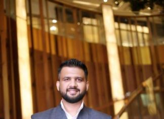 Mr. Javed Shaikh surmounted the odds; the Head of Operations, DLF Restaurant Division, wins the Food Director of India of the Year award
