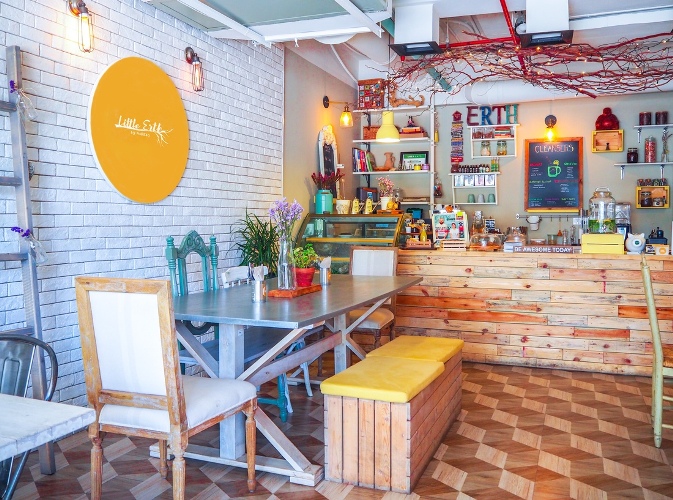 Little Erth Restaurant Shot