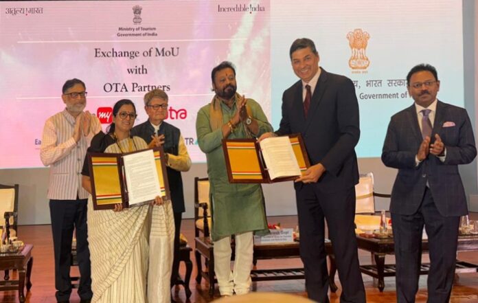 (L to R) Ms. Seema Jain, Mr. Gyan Bhushan, Mr. Suman Bery, Mr. Suresh Gopi, Mr. Romil Pant and Mr. Suman Billa