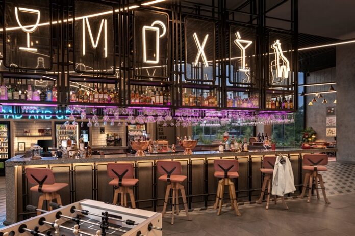 Bar Moxy.jpg (1)